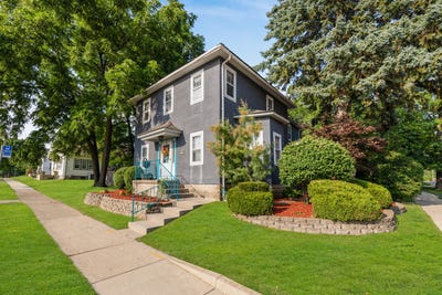 /international/us/607-delafield-st-waukesha-wi-110101436791/
