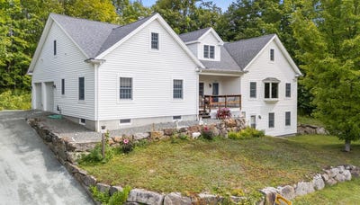 /international/us/263-barrett-road-new-london-nh-110110235655/