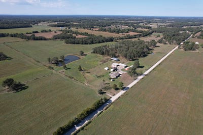 /international/us/18007-norton-drive-phillipsburg-mo-110102877635/