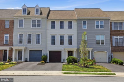 /international/us/207-lakeside-xing-mount-joy-pa-110109058286/