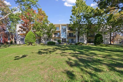 /international/us/1004-e-harding-drive-urbana-il-110120417686/