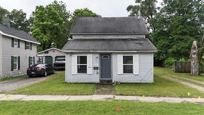 /international/us/205-pokagon-street-dowagiac-mi-110108691006/
