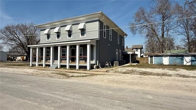 /international/us/102-e-3rd-street-linwood-ks-110108440953/
