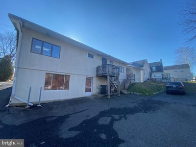 /international/us/130-e-brookhaven-road-brookhaven-pa-110097704245/?lang=id