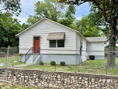 /international/us/117-lincoln-street-hot-springs-ar-110104952184/