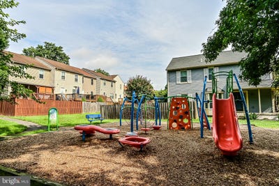 /international/us/13626-forest-pond-court-centreville-va-110101101337/?lang=en