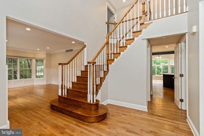 /international/us/8-lochwell-court-baltimore-md-110101339770/