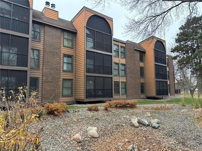 /international/us/9600-portland-avenue-s-bloomington-mn-110103761441/