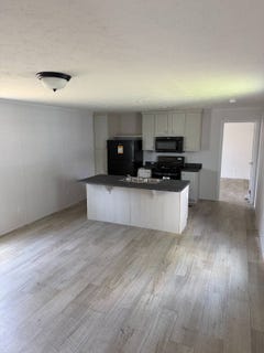 /international/us/2463-illinois-st-decatur-il-110108397746/