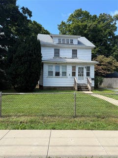 /international/us/39-broadway-greenlawn-ny-110109917957/