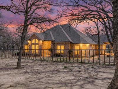 /international/us/19901-s-highway-281-lipan-tx-110106032347/