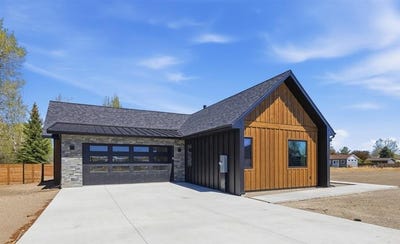/international/us/2301-songbird-ct-cody-wy-110107875654/
