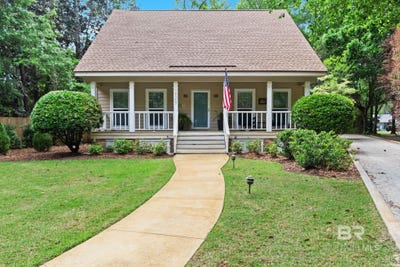 /international/us/19307-scenic-highway-98-fairhope-al-110106975353/