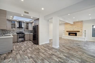 /international/us/10831-roycroft-street-sun-valley-ca-110107727588/