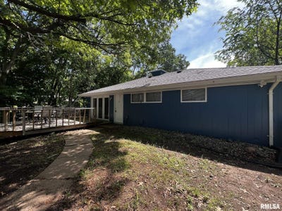 /international/us/2433-w-huntington-drive-peoria-il-110108177871/