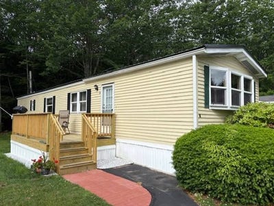 /international/us/12-wilson-drive-old-orchard-beach-me-110100306670/