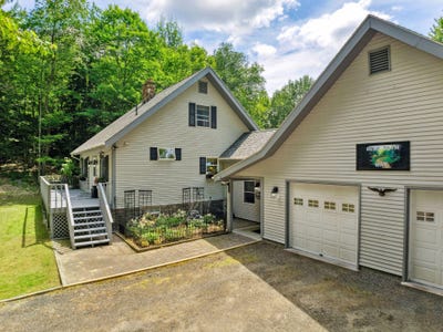 /international/us/601-kiwassa-lake-rd-saranac-lake-ny-110100982176/