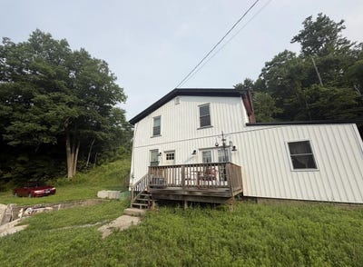 /international/us/21-cash-place-pownal-vt-110120452599/