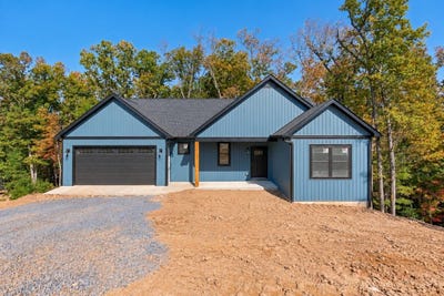 /international/us/208-creek-valley-dr-basye-va-110119798102/