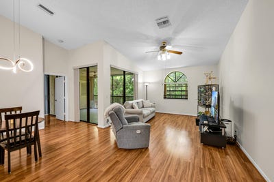 /international/us/10791-nw-14th-street-plantation-fl-110108438596/