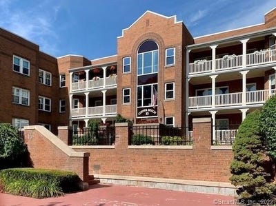 /international/us/15-highland-street-west-hartford-ct-110107788152/