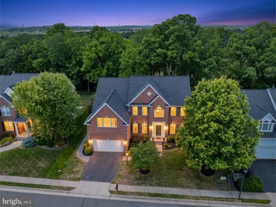 /international/us/819-saddleback-place-ne-leesburg-va-110108378745/