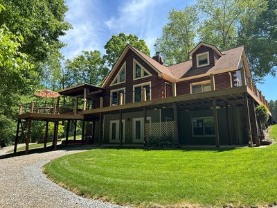 /international/us/282-brankley-farm-road-clarksville-va-110107870207/