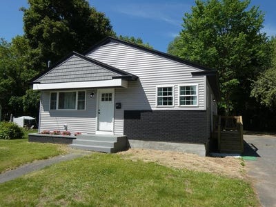 /international/us/28-5-elm-street-fairfield-me-110108499134/