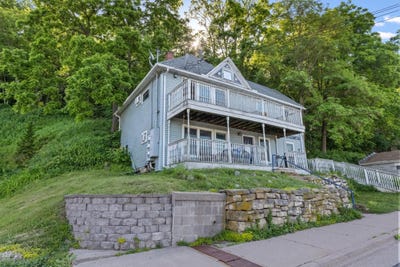 /international/us/108-s-hill-street-fountain-city-wi-110108636669/