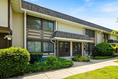 /international/us/5570-court-f-hanover-park-il-110108076702/