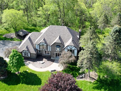 /international/us/w2329-saint-peters-rd-east-troy-wi-110108109594/