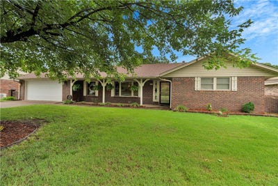 /international/us/207-angela-street-springdale-ar-110108666754/
