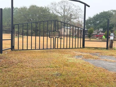 /international/us/1053-e-main-street-zavalla-tx-110105931712/