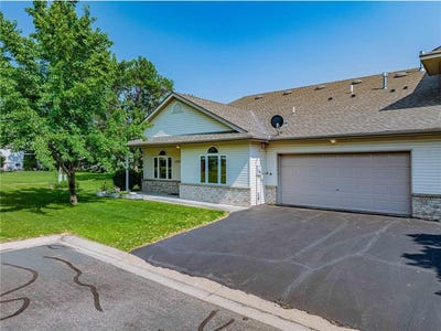 /international/us/1152-crystal-place-w-chaska-mn-110100164441/