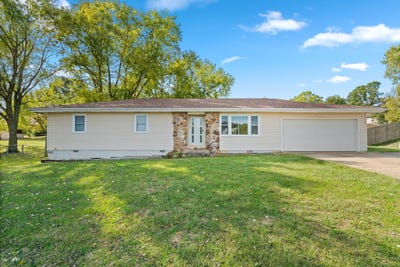 /international/us/805-n-12th-street-ozark-mo-110120615777/