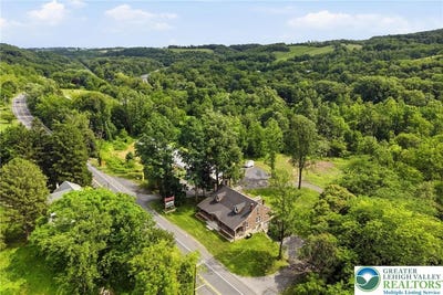 /international/us/429-riverview-drive-lehigh-twp-pa-110119528585/