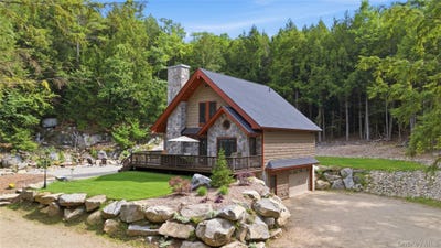 /international/us/1179-lake-avenue-call-listing-agent-ny-110109662858/