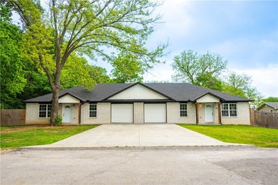 /international/us/517-n-oak-hill-street-siloam-springs-ar-110107651308/
