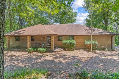 /international/us/8756-w-farm-road-124-springfield-mo-110100872525/