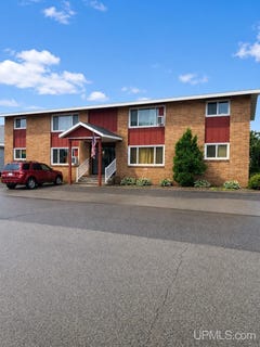 /international/us/301-nicholas-avenue-palmer-mi-110109409488/