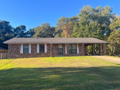 /international/us/19-reba-christian-rd-natchez-ms-110103574559/