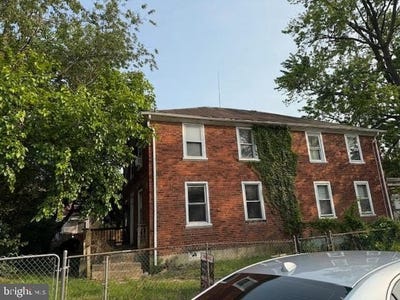 /international/us/1404-roanoke-road-camden-nj-110100028307/