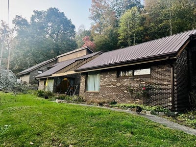 /international/us/256-cherry-hill-lane-hager-hill-ky-110102860216/