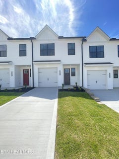 /international/us/8825-chapman-trace-way-knoxville-tn-110099372473/