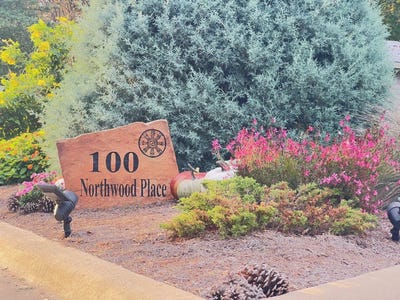 /international/us/100-northwood-place-enchanted-oaks-tx-110120830624/