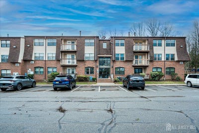 /international/us/1608-green-hollow-drive-iselin-nj-110106582543/
