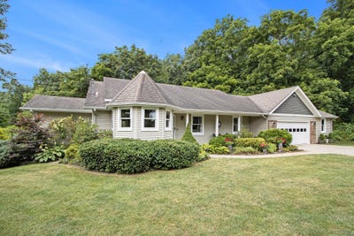 /international/us/15570-portage-road-vicksburg-mi-110101176991/