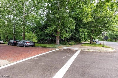 /international/us/2962-w-14th-street-cleveland-oh-110107951849/
