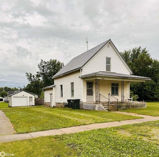 /international/us/406-e-cass-montezuma-ia-110108742645/
