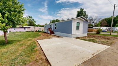 /international/us/2401-gene-avenue-albert-lea-mn-110108444858/